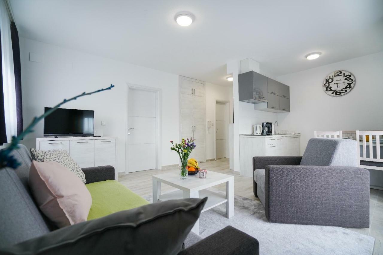 Apartmani Zupan Sukošan Exterior foto
